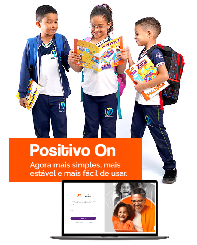 Alunos com material didático Positivo